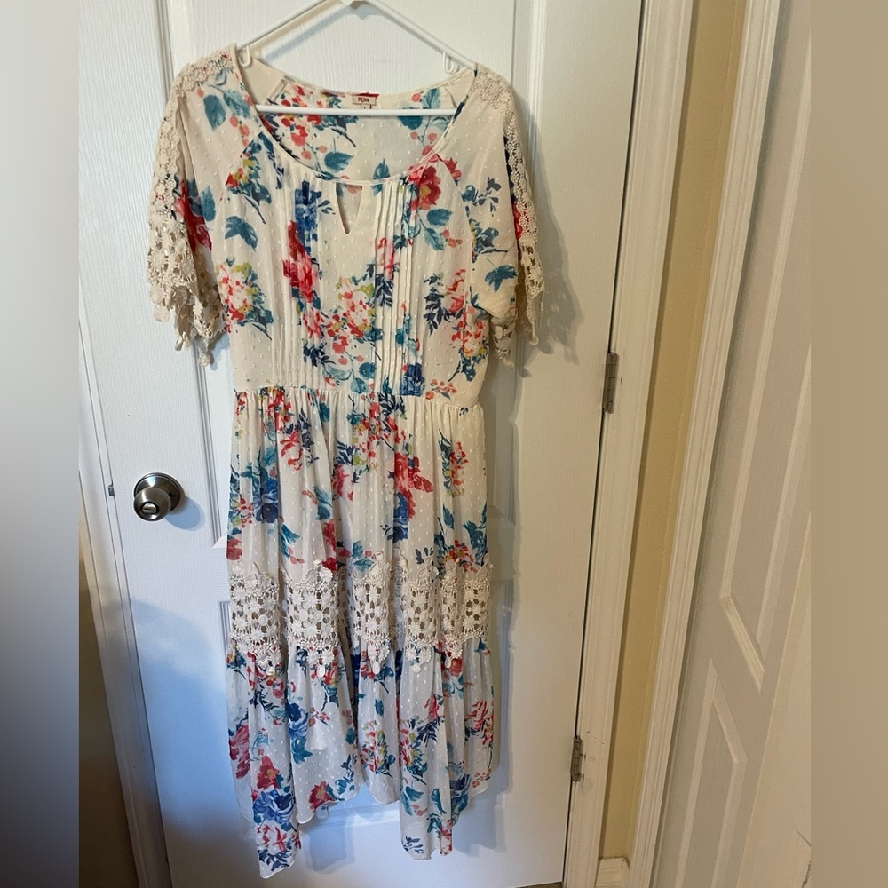 Reba Floral and Lace Dress